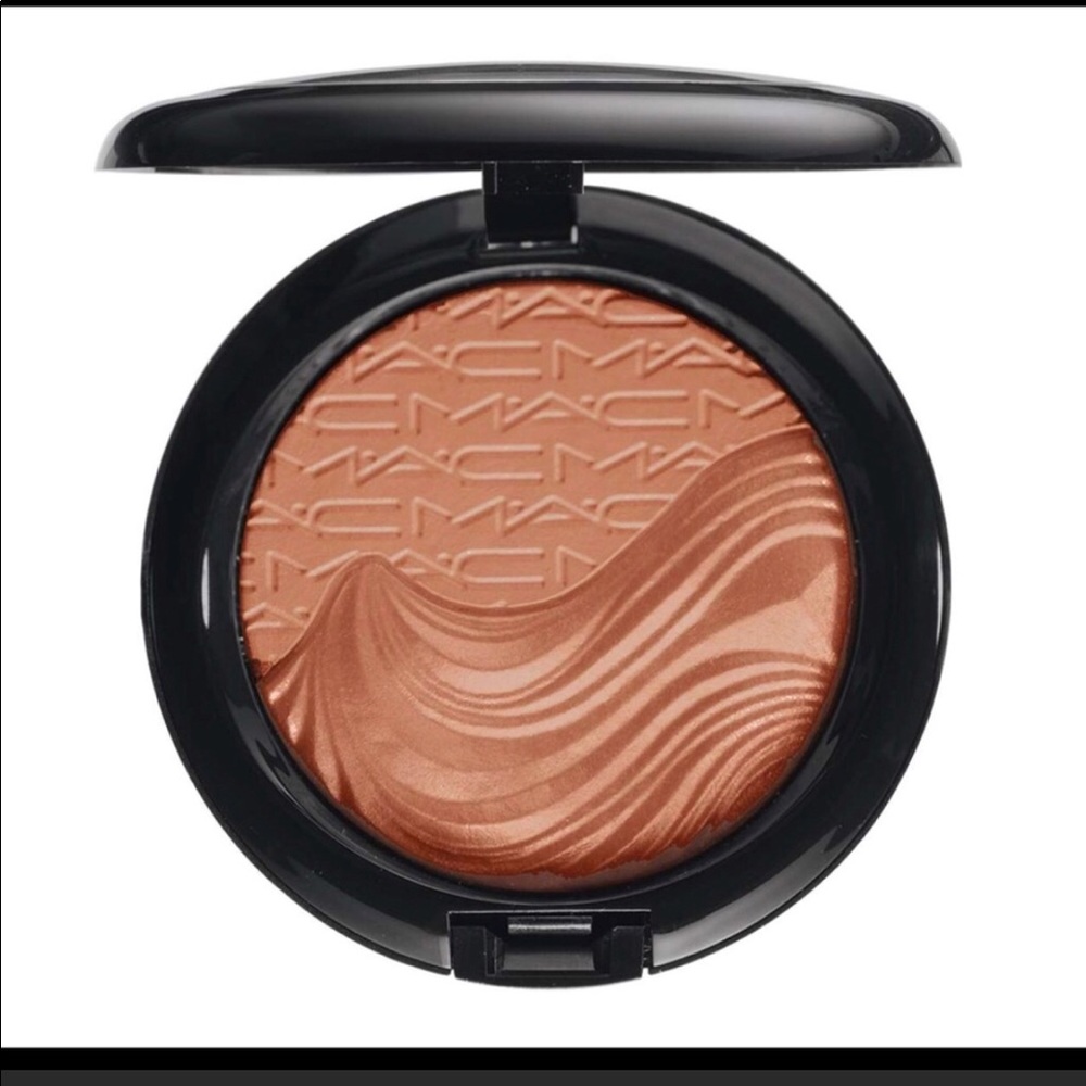 MAC Skinfinish Bronzer in Magnetic Appeal